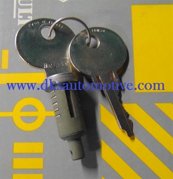 CILINDRETTO PORTA ANTERIORE DX/SX CON CHIAVE RENAULT4